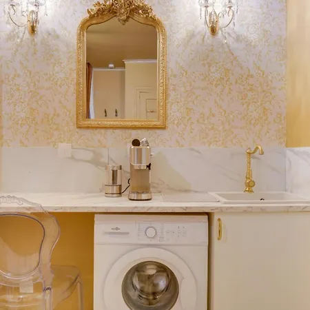 Compact City-centre With Parking And Wi-fi *