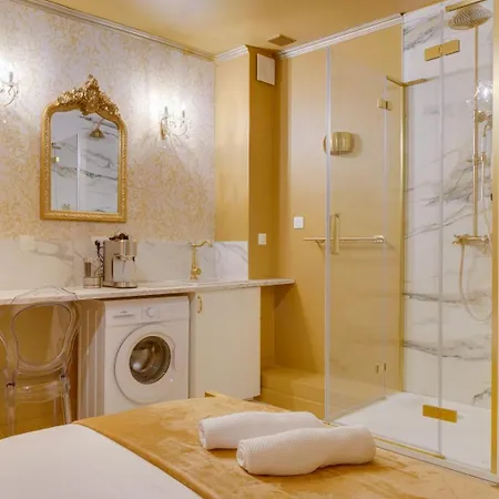 Compact City-centre With Parking And Wi-fi 아파트 *