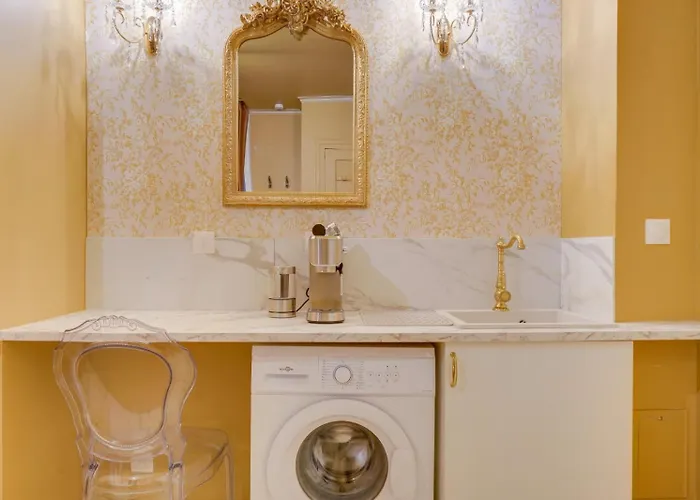 Compact City-centre With Parking And Wi-fi *